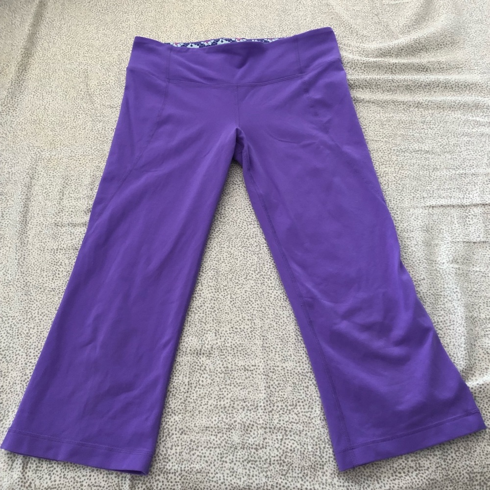 Lululemon crop pant, size 8 purple